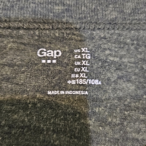 GAP Men's Olive Long Sleeve Tee. XL - Picture 5 of 6